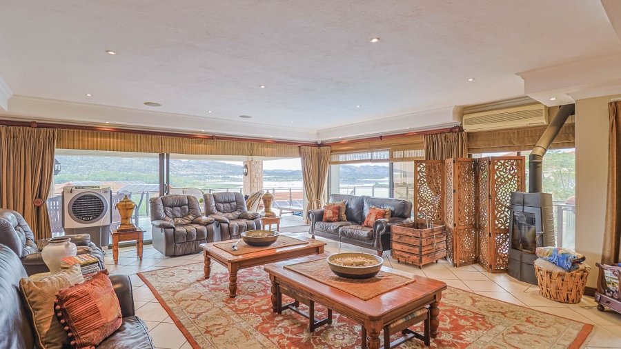 5 Bedroom Property for Sale in Birdwood Estate North West